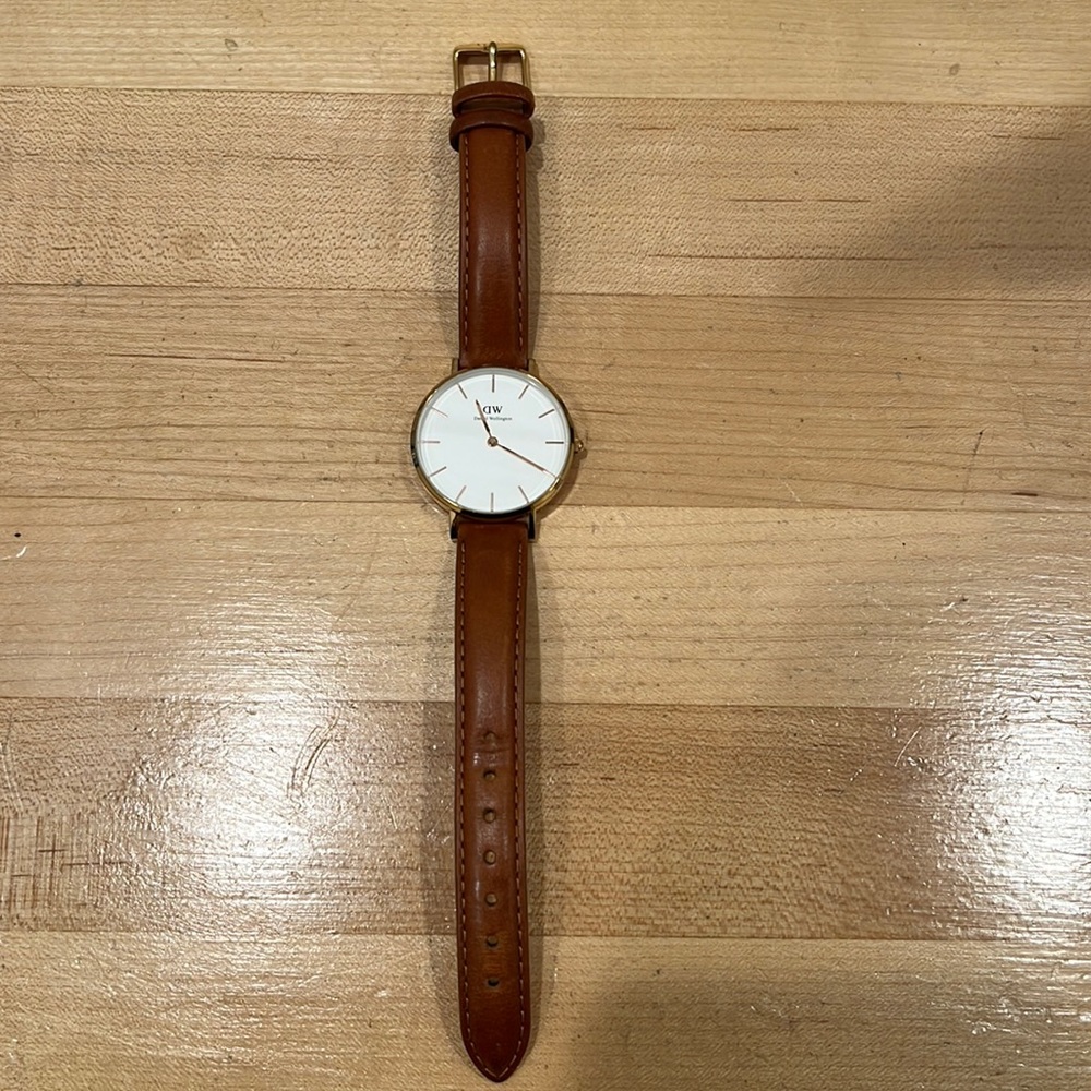 Daniel Wellington (DW) watch